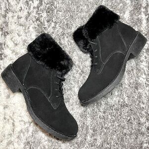 NWOB Skechers Elm Ankle Boots